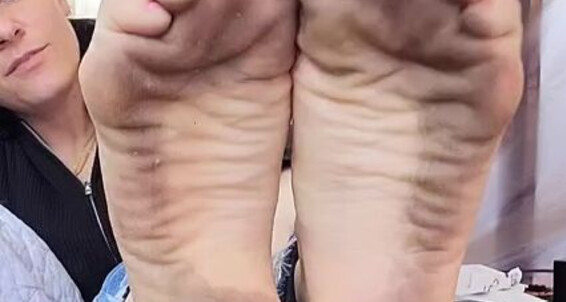 Goddess Nicole Aka Nicolesgoddesssoles Foot Fetish 01 18 2024 Onlyfans Video Show Me How Much U Like These Dirty Feet Foot Boy Show Me With Your Tongue