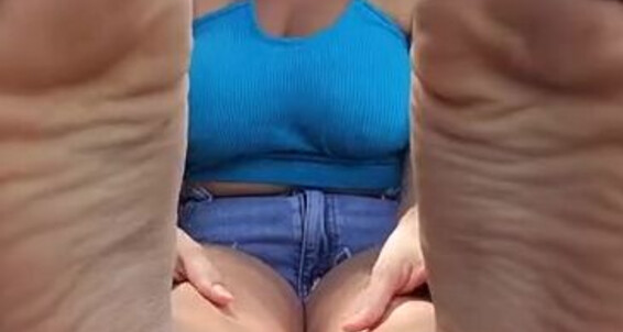 Goddess Nicole Aka Nicolesgoddesssoles Foot Fetish 07 15 2023 Onlyfans Video Stroke To My Cute Feet In The Parking Lot