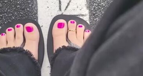 Goddess Nicole Aka Nicolesgoddesssoles Foot Fetish 11 22 2023 Onlyfans Video Some Parking Lot Toe Wiggles