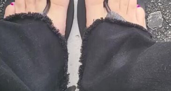 Goddess Nicole Aka Nicolesgoddesssoles Foot Fetish 11 22 2023 Onlyfans Video Some Parking Lot Toe Wiggles