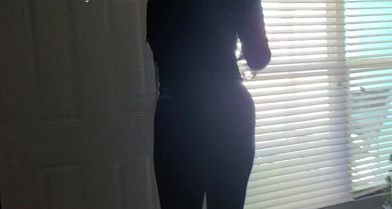 Ebonykinkyqueen Nicknamed Ebonykinkyqueen Onlyfans After A Nice Cardio Session I Decided To Rest My Big Sweaty Feet The Way