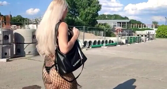 Calea Toxic Nicknamed Caleatoxic Onlyfans A Sexy Walk For My Boot Fetishists