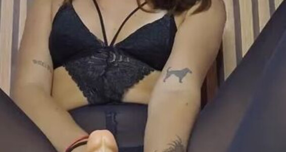 Emma Stanley Nicknamed Emmastanley Onlyfans 04 28 2024 Today I Give You This Footjob With A 10Sec Countdown To Make You Cum All Your