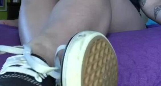 Goddess Flower Nicknamed Smokinflowers Foot Fetish 11 18 2023 Onlyfans Video Removing My Sweaty Socks And Shoes After A Leg And Booty Day